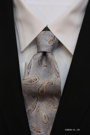 大阪マラソン完走記（３）は一日お休みを頂きます。ALBENIの春物ペイズリープリントタイ入荷しました。