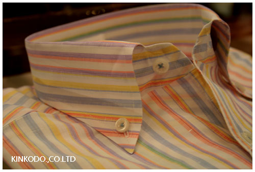パステル調のシャツ