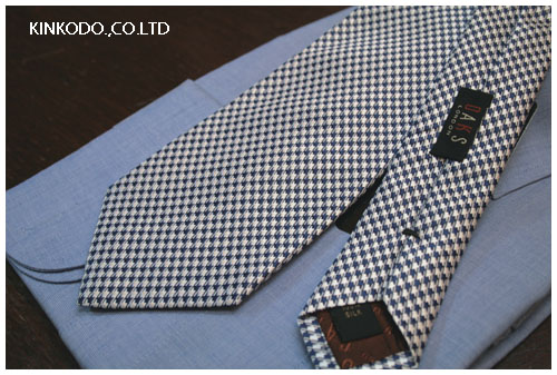 ダックスブルータイ