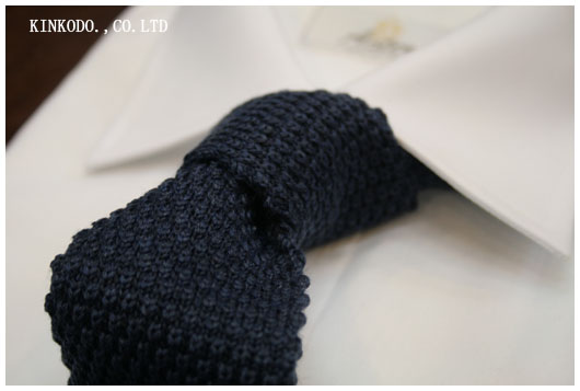 ウールニットタイ 無地のネイビー