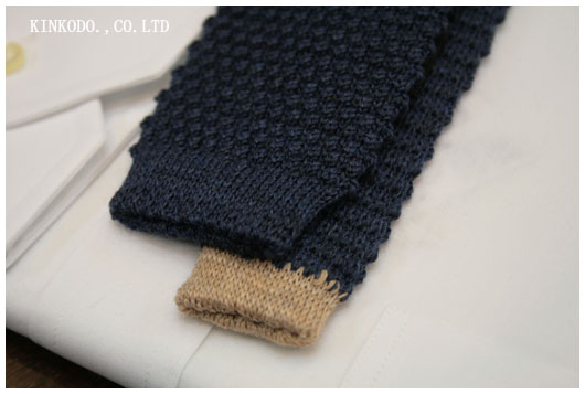 ウールニットタイ 無地のネイビー