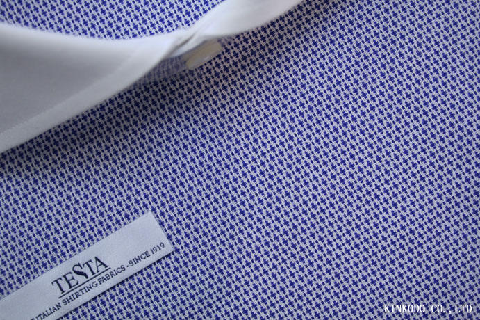 立体感ある変わり織りネイビー生地　イタリア　テスタ　TESTA社製　綿１００％
