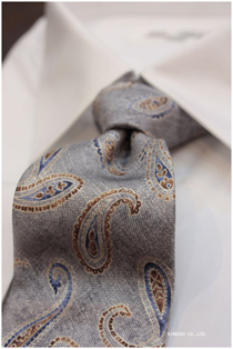 ALBENI 1905（アルベニ1905）イタリア製 シルクタイ／グレー ペイズリー（更紗）プリント　