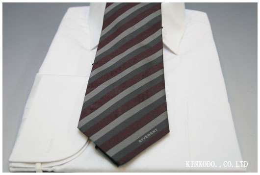 GIVENCHY ジバンシー