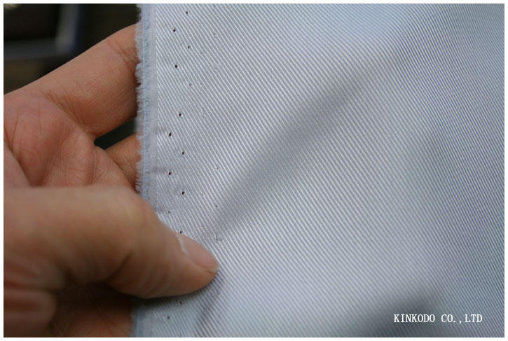 NO‐６０７　ゴールドライン・ブルーのツイル（綾織り）　１４０番手双糸　イタリア･トーマスメイソン社製　綿１００％