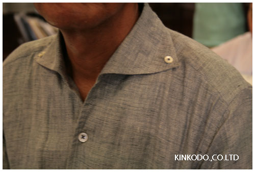 ワイドボタンダウン