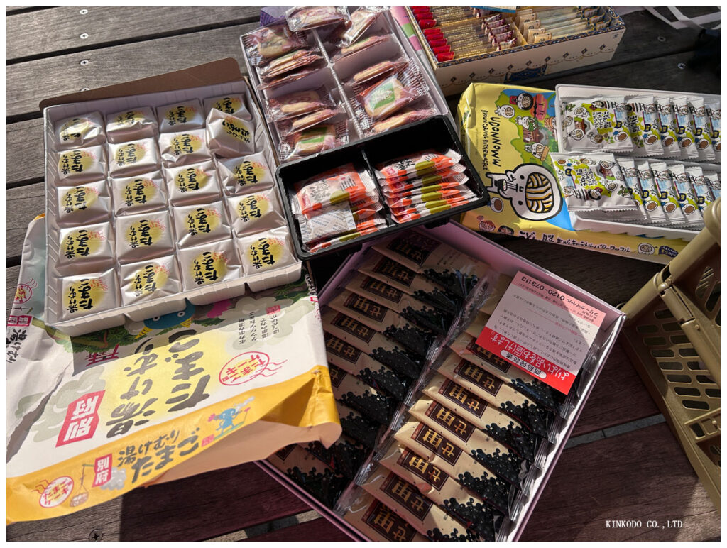 お土産のお菓子。