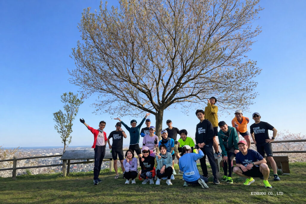 高尾城址見晴らし台で撮った集合写真