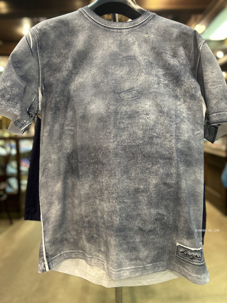 DesigualのミッキーTシャツ。こちらは表。