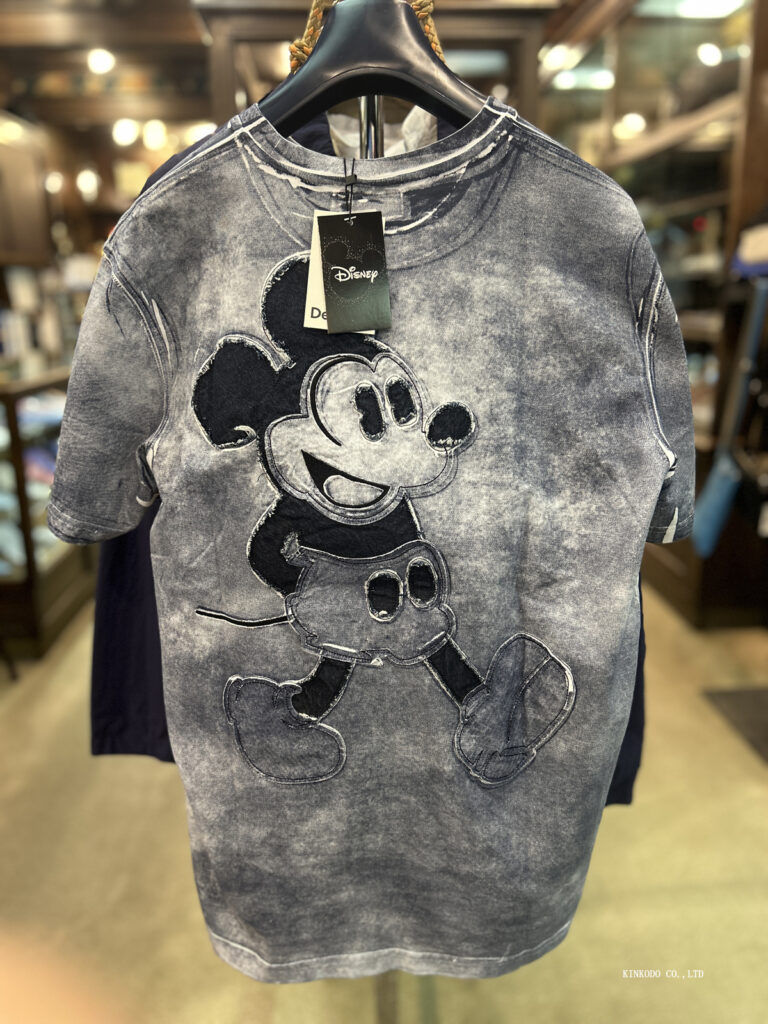 DesigualのミッキーTシャツのバック。