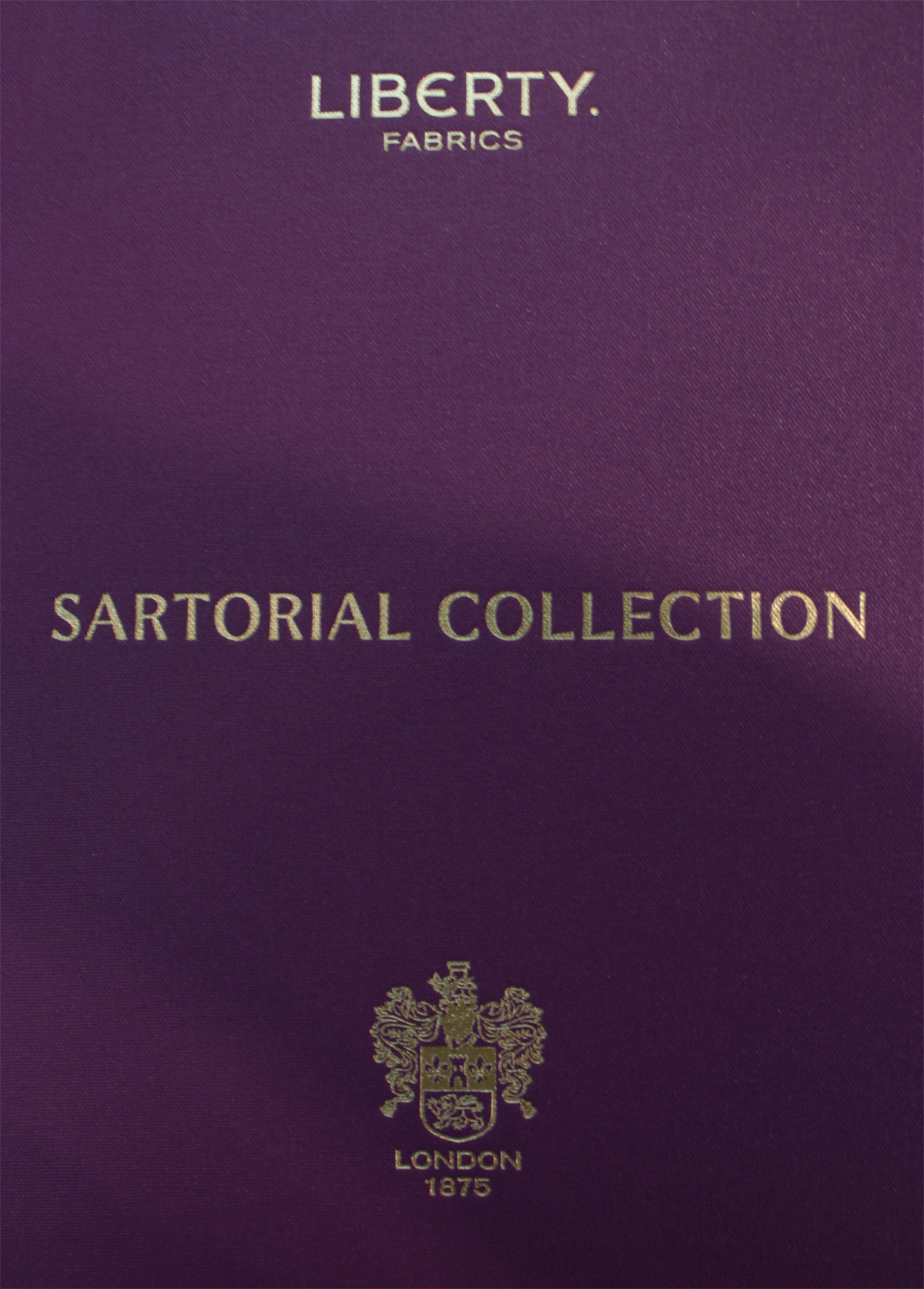 オーダーシャツ金港堂でお作りできるイタリアのLIBETY社のリバティプリントの生地です。