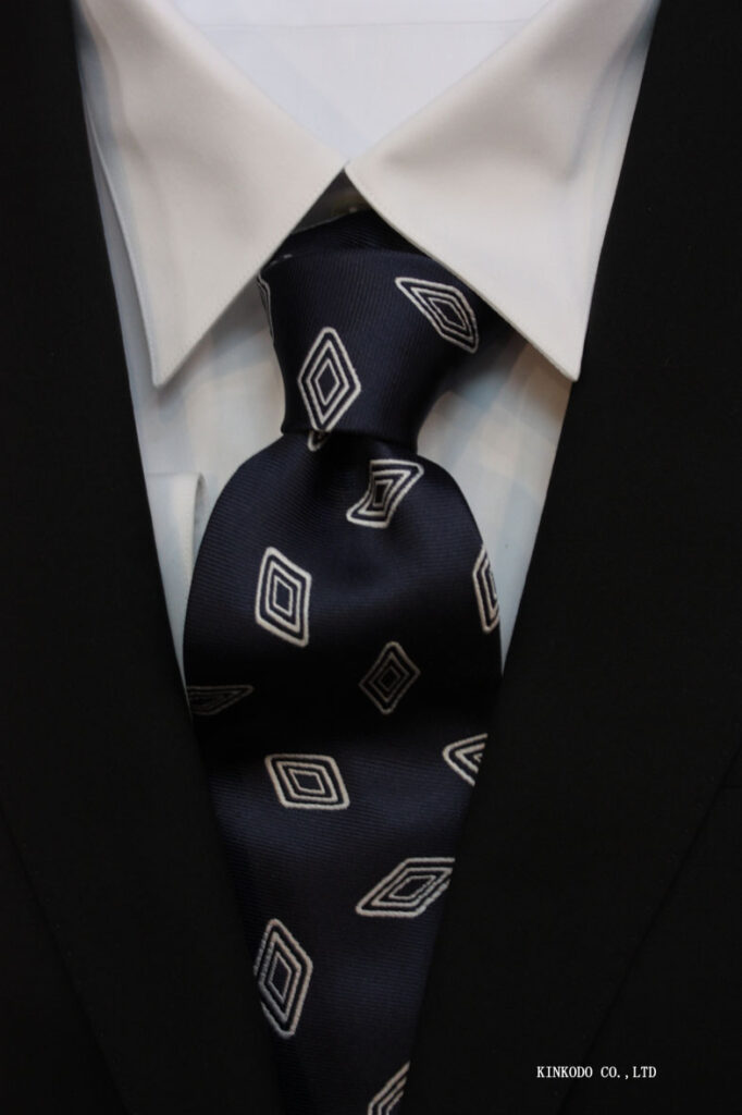 ALBENI 1905（アルベニ1905）イタリア製 シルクタイ／ネイビー 菱形（ダイヤ）ステッチ風小紋