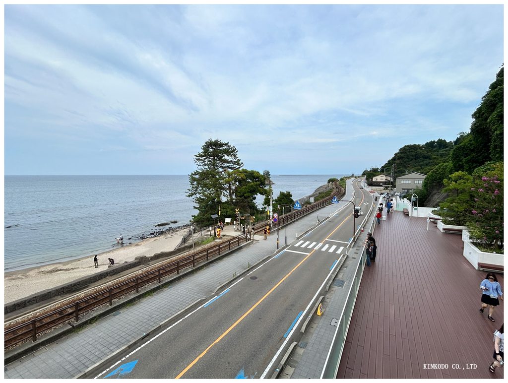 雨晴海岸道の駅