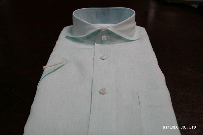 リネンの半袖シャツカッタウェイカラー