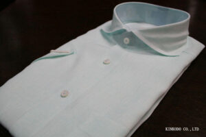 ジャケットの下に半袖シャツを着用しても良いか？