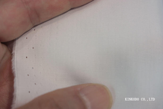 トーマスメイソンの生地はシワになりにくい生地。