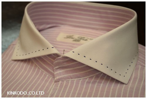 ホリゾンタイルワイドのオープンスタイルシャツ