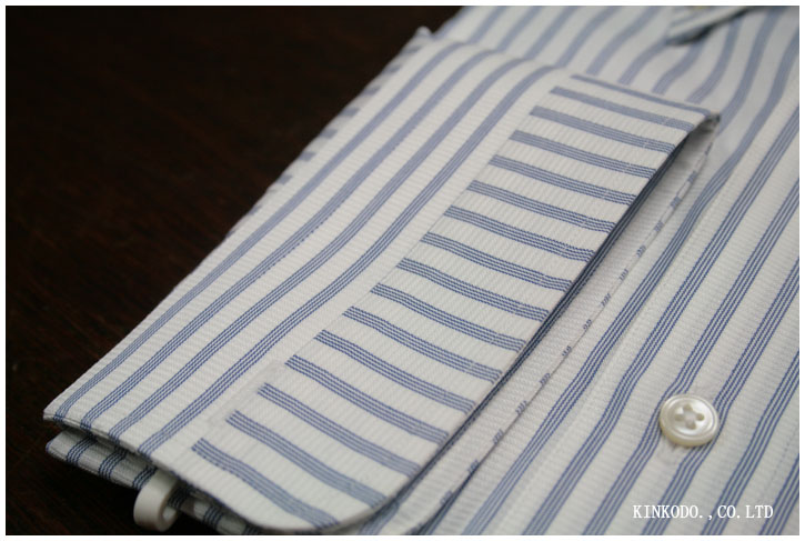 カフス中央の縦横切り替えを見たオーダーシャツ