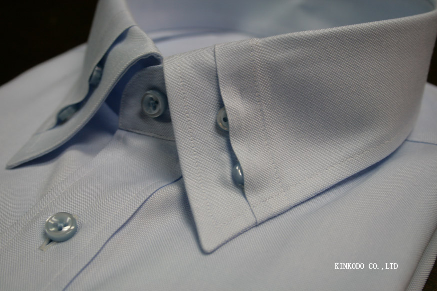 縦二列の比翼ボタンダウン（ディテール）