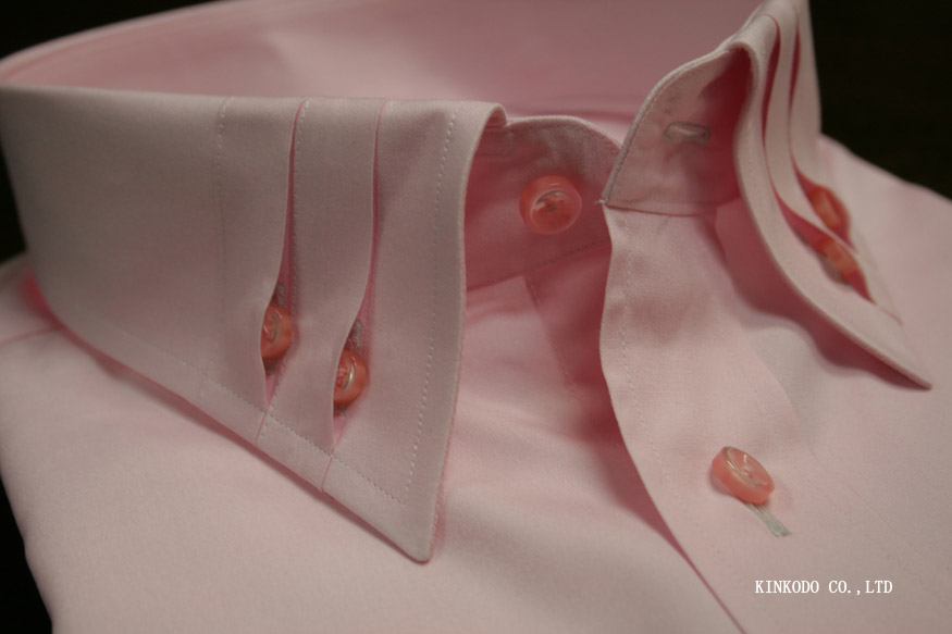 二列横の比翼ボタンダウン（別角度）