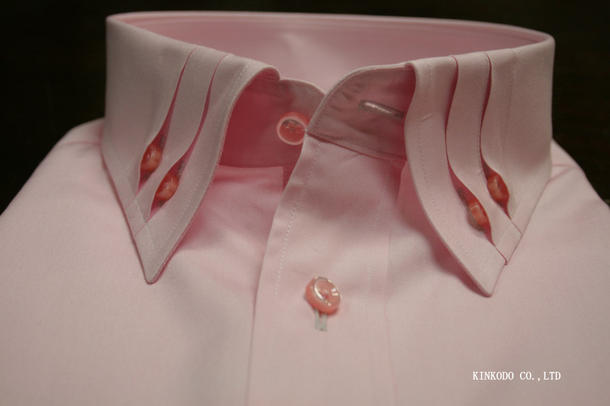 二列横の比翼ボタンダウン（着用イメージ）