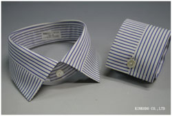 衿羽根とカフスの中央をカットしストライプ方向を変えたデザイン（デザイン番号K8）