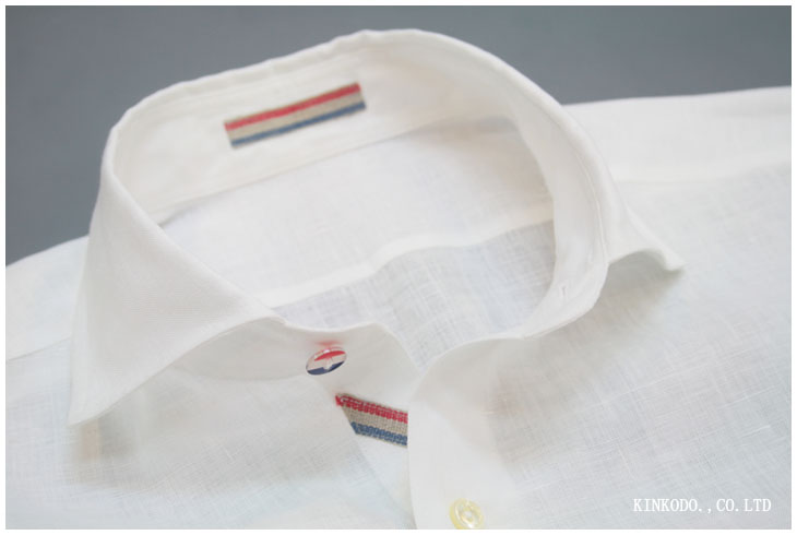 トリコロールテープを使った衿裏デザイン