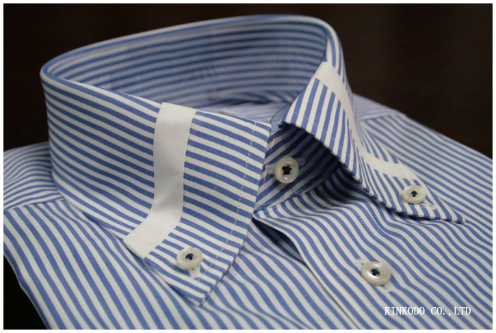 衿中央に白を入れた特殊クレリックシャツ