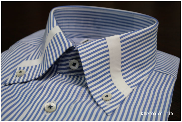 白の切り替えが入った衿の特殊クレリック