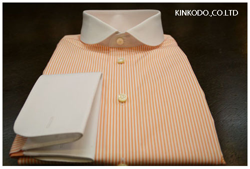 正面から見たラウンドカラーのオーダーシャツ