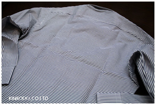 縦横を逆にしたシャツ（写真3）