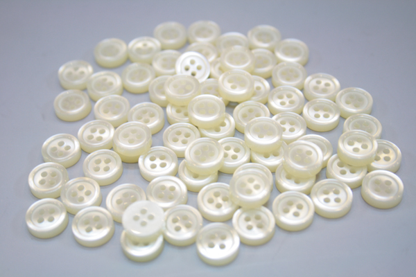 プラスチック ホワイト 四穴 2.5ミリ厚