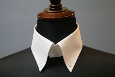 ドゥエボットーニのボタンダウン