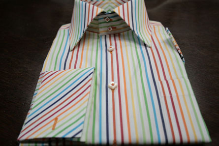 カフスも斜めに