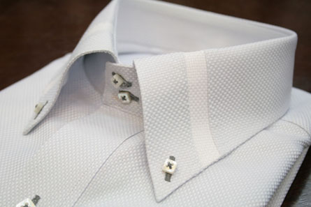 衿に白い生地を挟んで。